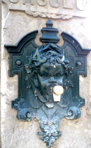 Guernica - Jardines del Ferial, Fuente de Mercurio 3