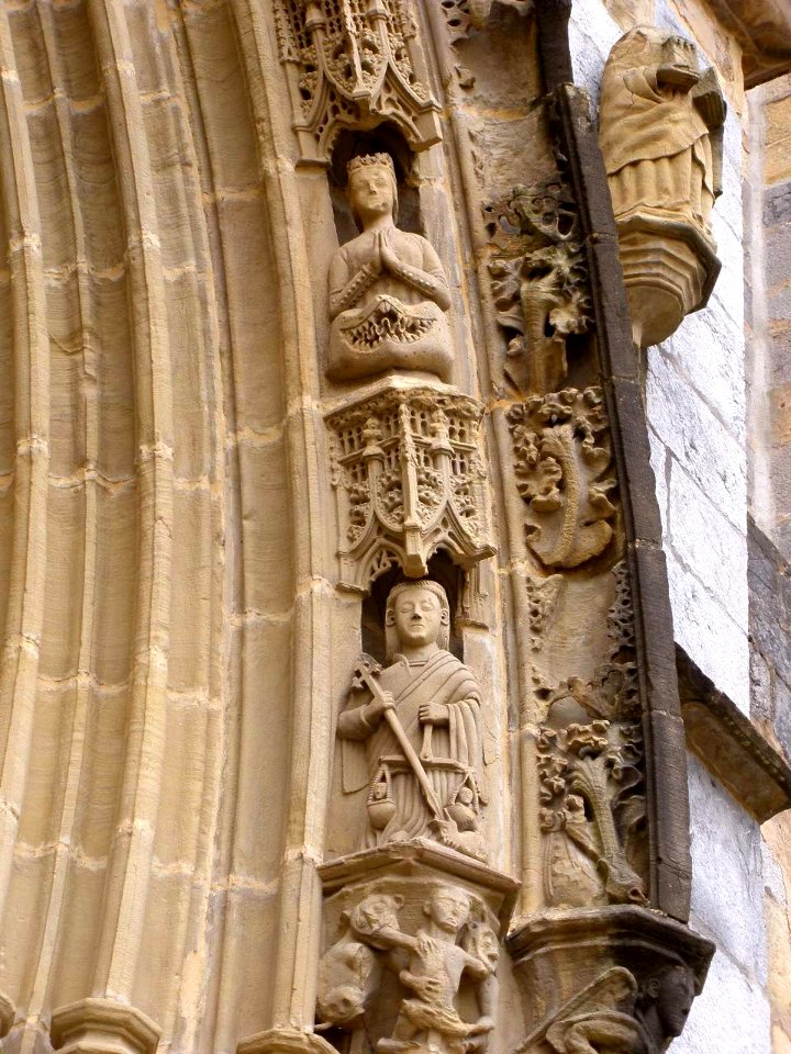 Guernica - Iglesia de Santa María, portada norte 04