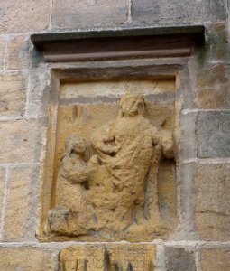 Gunzenhausen St. Maria Relief außen