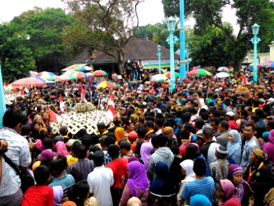 Gunungan being blessed Pj DSC 1897