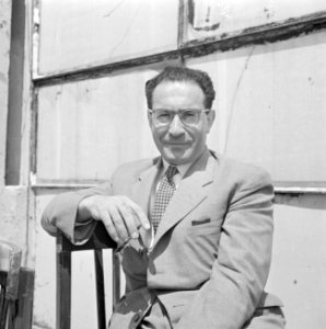 H. Bornstein - nieuwe naam Zvi Avonon. Oud consul hij speelde een belangrijke r, Bestanddeelnr 255-1377