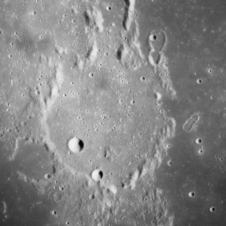 Guericke crater AS16-M-2819
