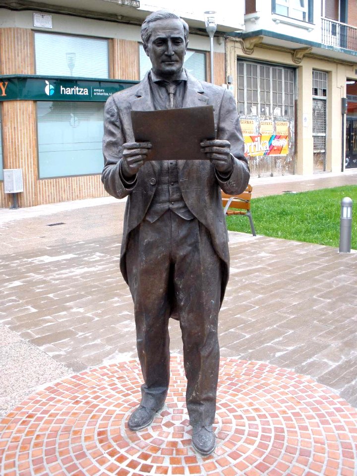 Guernica - Monumento al lehendakari Aguirre