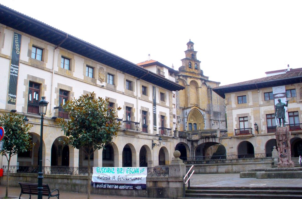 Guernica - Foru Plaza 1