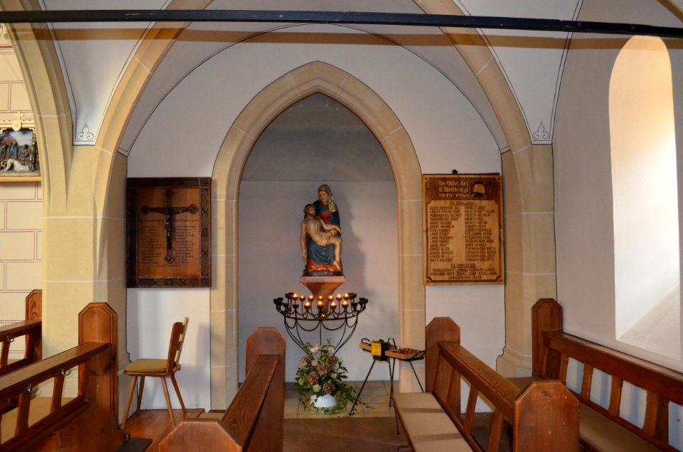 Guldental Heddesheim, Katholische Pfarrkirche St. Jakobus, Innen, Gefallenendenkmal