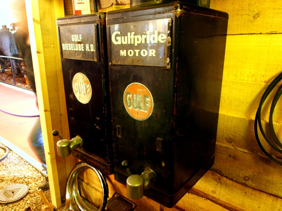 Gulf oil distributer