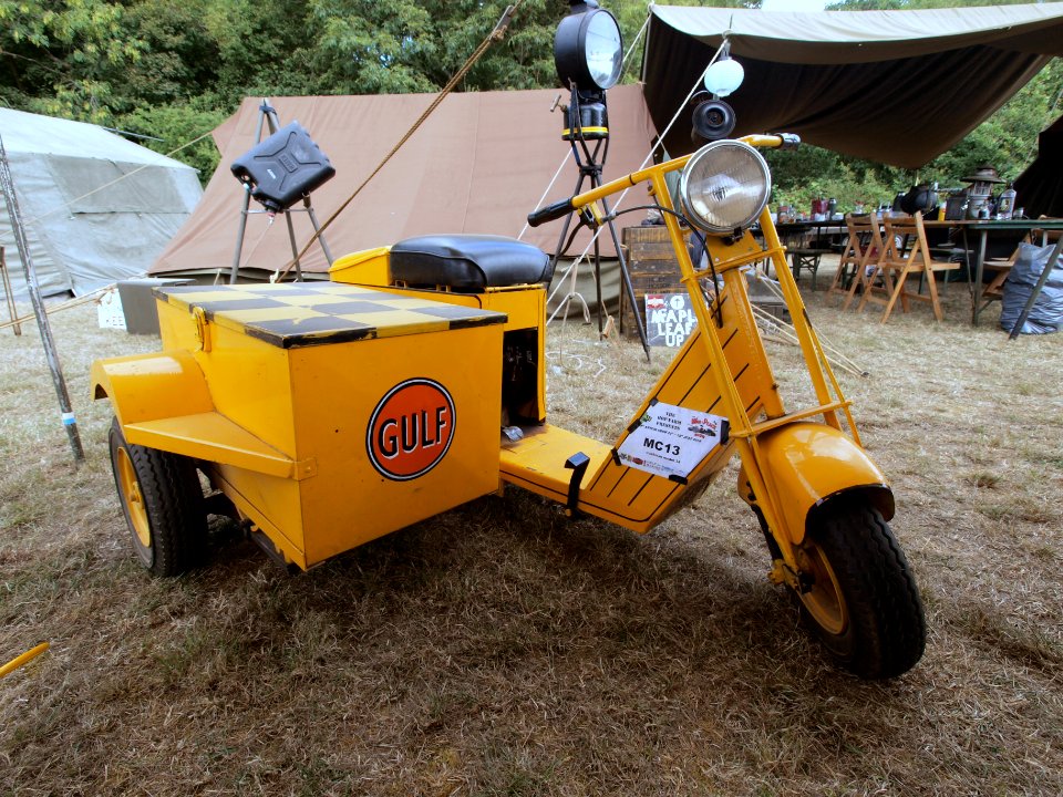 Gulf Cushman 34 with sidecar pic1