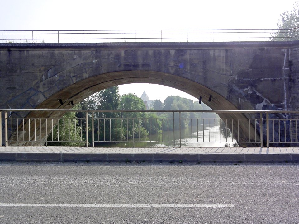 Guignicourt (Aisne) pont du chemin de fer