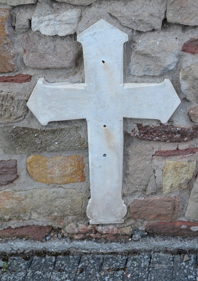 Guldental Waldhilbersheim, Friedhof, Grabsteine in der Friedhofsmauer (14)