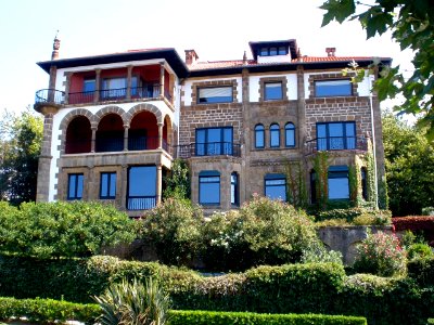 Guecho, Neguri - Avenida de Algorta 1