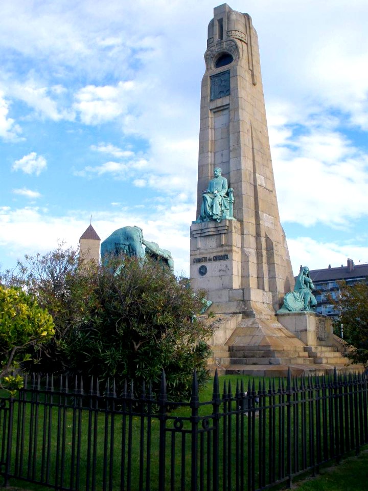 Guecho, Las Arenas - Monumento a Evaristo Churruca 4
