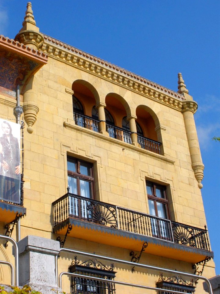 Guecho, Algorta - Palacio Consistorial 4