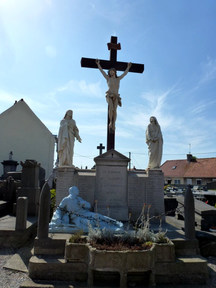 Guemps (Pas-de-Calais) calvaire du cimetière