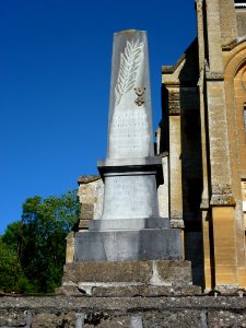 Guincourt (Ardennes) monument aux morts