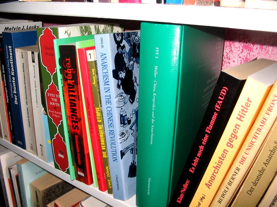 Gustav-Landauer-Bibliothek anarchistische Buecher nah
