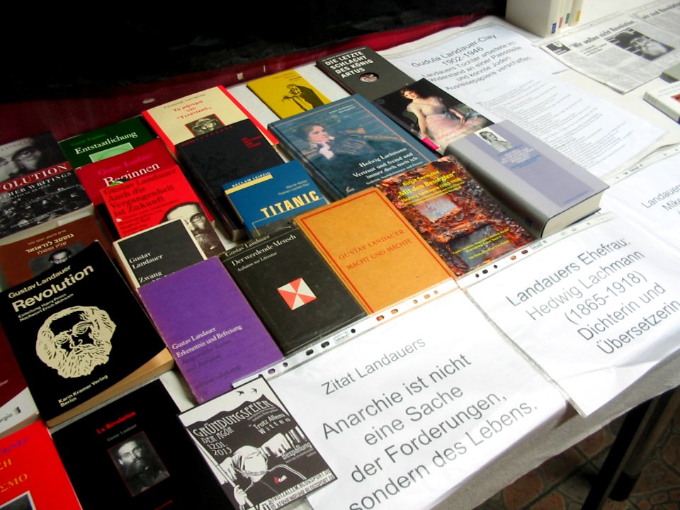 Gustav-Landauer-Buchausstellung 2013-01-12 2