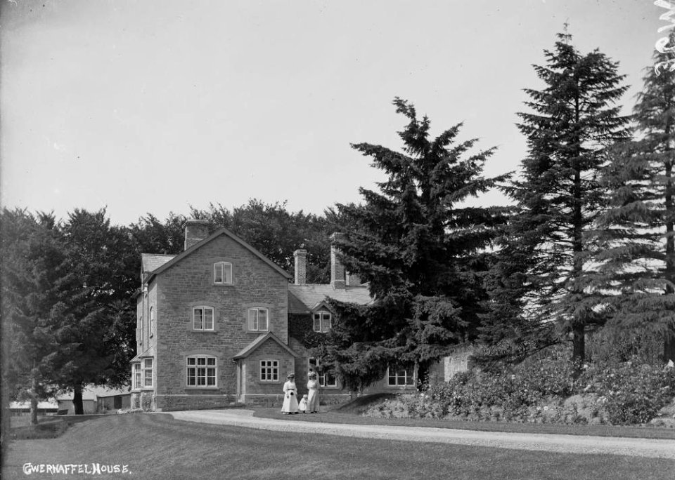 Gwernaffel House (1293769)