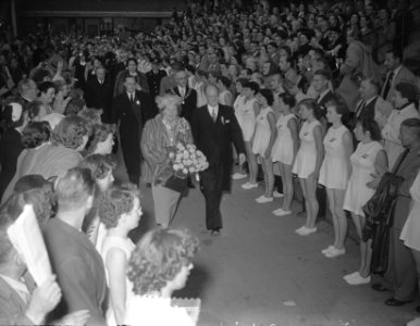 Gymnastrada in Spartastadion aanwezigheid van koninklijk paar, Bestanddeelnr 905-8395
