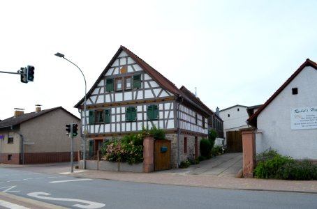 Hähnlein, Gernsheimer Straße 37