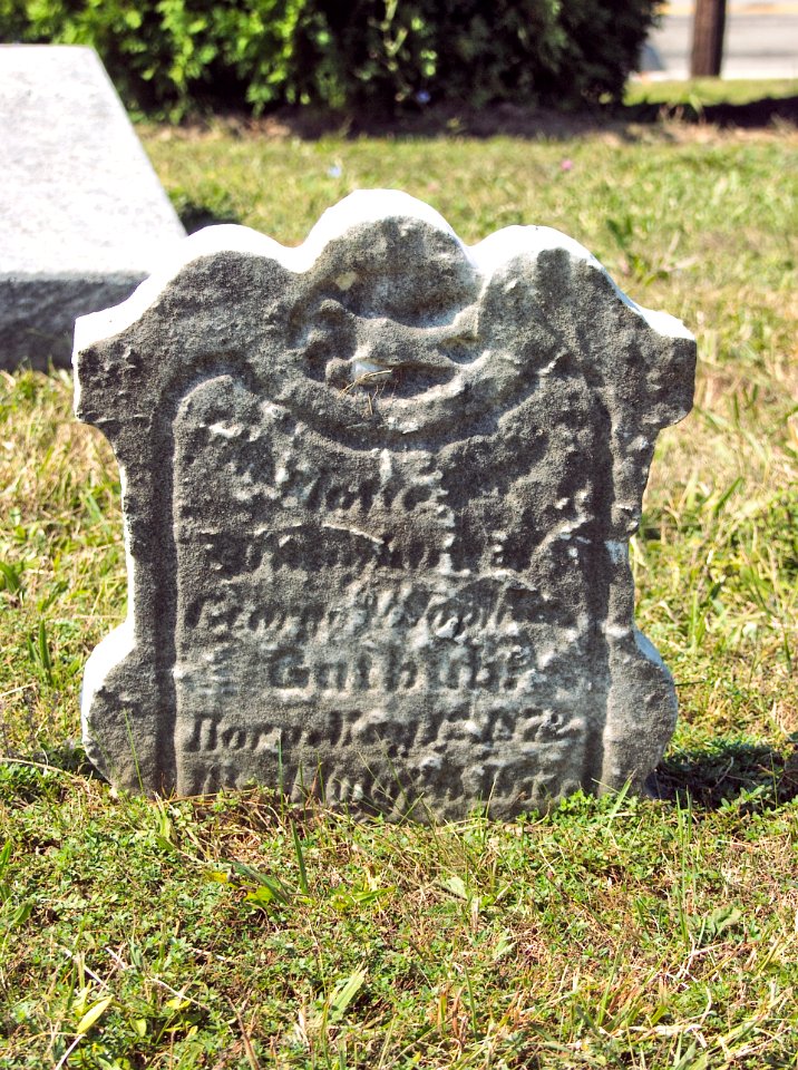Gutbub (Charlotte —), Zion Cemetery, Baldwin, 2015-09-15, 01