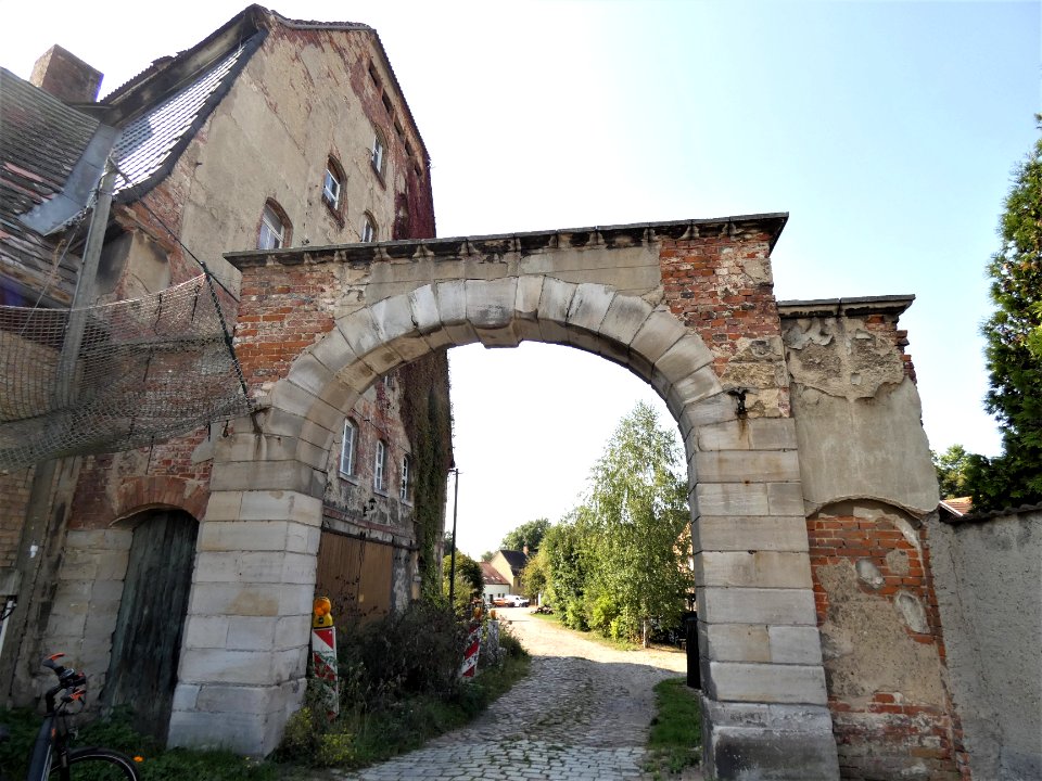 GutDöllnitz-Einfahrt