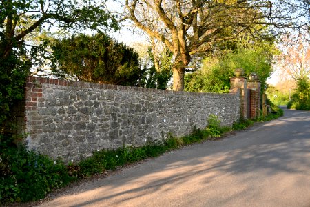 Gulliford Meeting Burial Ground Perimeter Wall And 3 Tomb Chests To Jervis, Lee And Stogdon