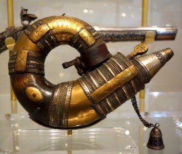 Gunpowder flask, Turkey, Ottoman dynasty, 18th-19th century, horn, silver, brass, steel - Royal Ontario Museum - DSC04583