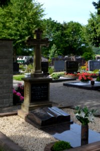 Hähnlein, Friedhof, Grab Nickel