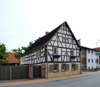 Hähnlein, Alsbacher Straße 3