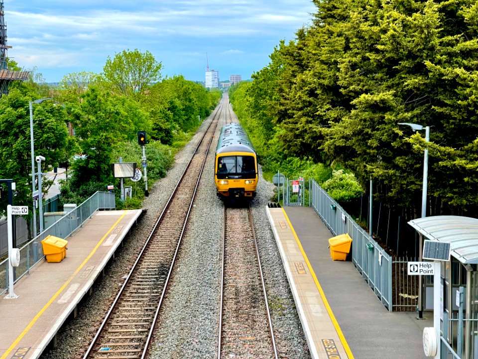 GWR 165 121 arriving at Castle Bar Park towards West Ealing photo