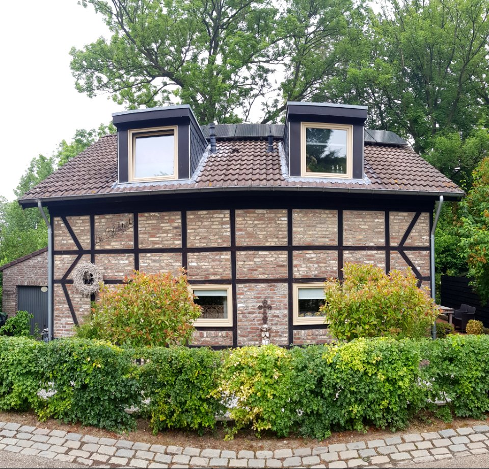Gulpen-muurkruis Oude Akerweg 95 (2)