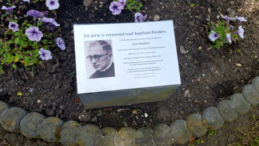 Gulpen-Beeld Kapelaan Pendersplein (4)