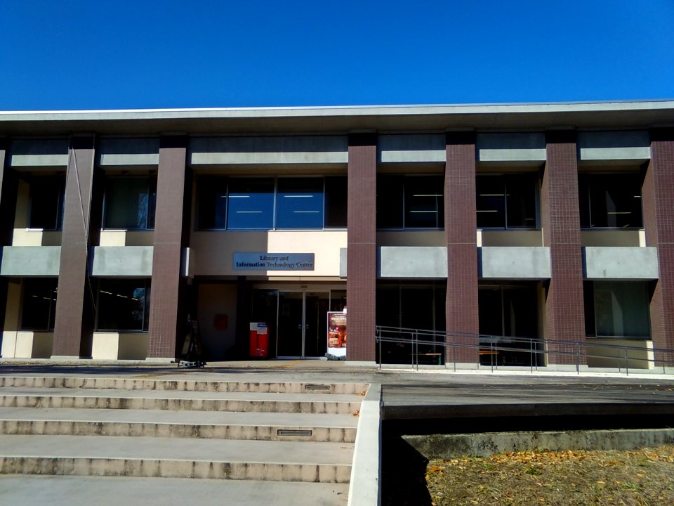 Gunma-Univ-Aramaki-Library-2017111102