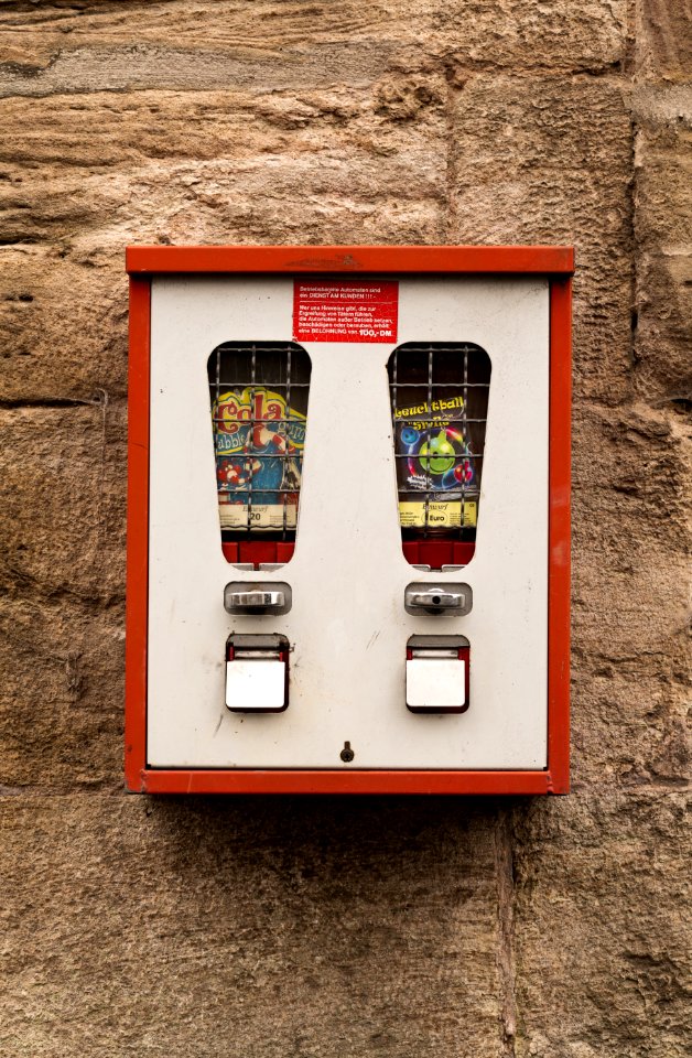 Gumball machine, Wanfried, Deutschland IMGL0459 edit