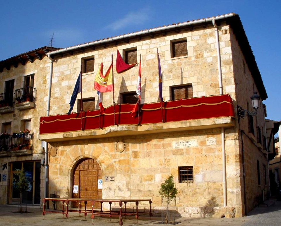 Gumiel de Izán - Ayuntamiento 2