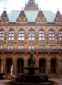 Hamburg Rathaus Hof 2 photo