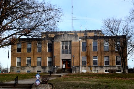 Hamilton County Courthouse IL 2019 photo