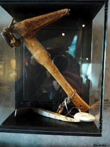 Hammer und Haken von Paul Preuss aus der Trisselwand 1911 (MMM Corones) (03)