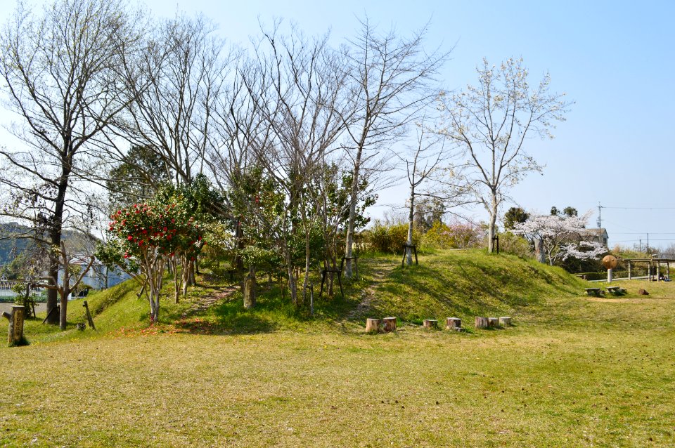 Hamuro Ishizuka Kofun, zenkei