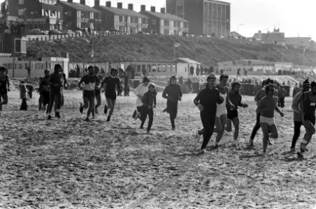 Halve strandmarathon Zandvoort, Bestanddeelnr 928-4763