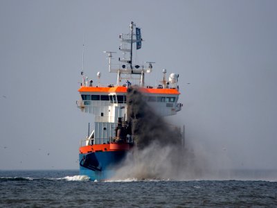 HAM 317, IMO 9208497 at the Northsea near Petten, photo 4