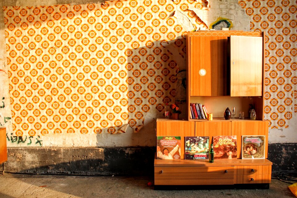 Wall unit 70th wallpaper