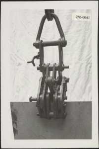 Haltfest platenklem voor 2 ton van fabrikaat Ludwig Böhnhoff te Wester (Ruhr), Bestanddeelnr 256-0641