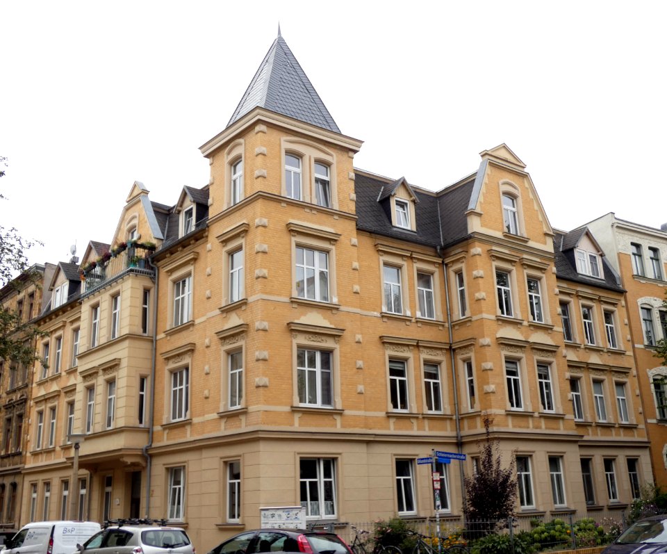 HAL-Uhlandstr06