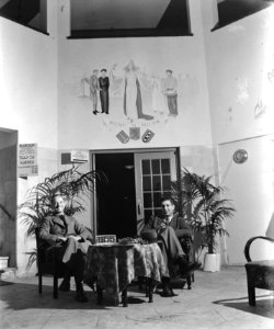 Hall van het repatrieringscentrum Nederland Herrijst te Austerlitz, Bestanddeelnr 901-3490