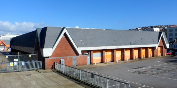 Halfords, Pavilion Retail Park, Lewes Road, Brighton (February 2014)