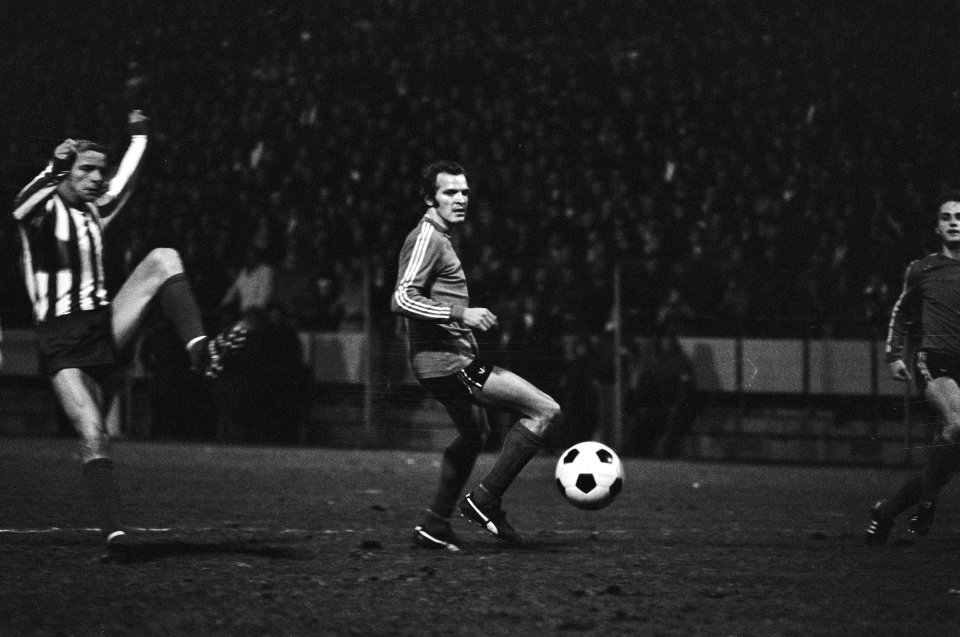 Halve finale bekerwedstrijd PSV tegen Eindhoven 8-1 Spelmomenten. Rechts Willy , Bestanddeelnr 928-4578