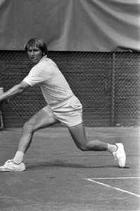 Halve finale tennistoernooi Hilversum Phillips-Moore (Australië) in actie, Bestanddeelnr 927-3383