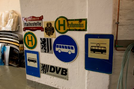 Haltestellenschilder - Straßenbahnmuseum Dresden