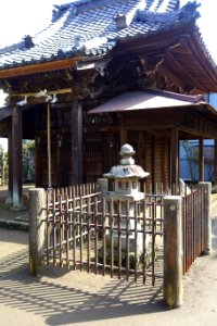 Hall with lantern - Tatsumi Jinja Shrine - Kamakura, Kanagawa, Japan - DSC07903